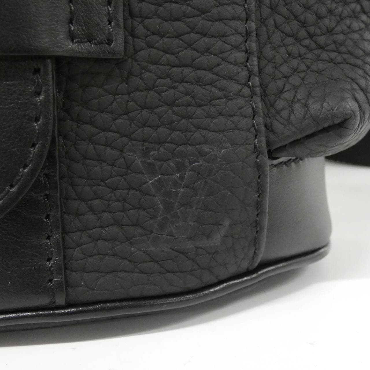 LOUIS VUITTON Taurillon Christopher XS M58495 单肩包