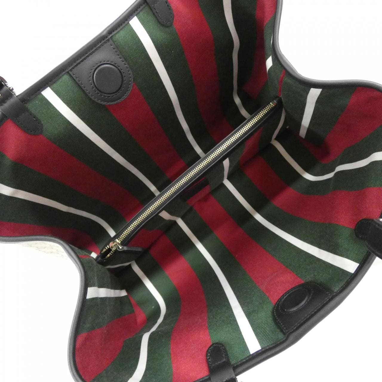 【新品】グッチ GG EMBLEM 815213 FAD6L バッグ