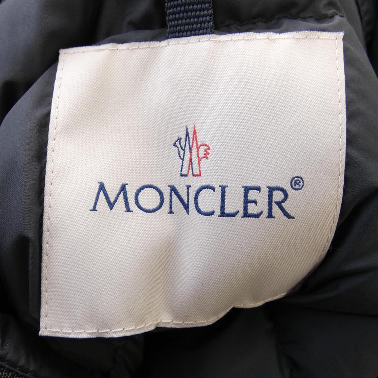 モンクレール MONCLER ダウンジャケット