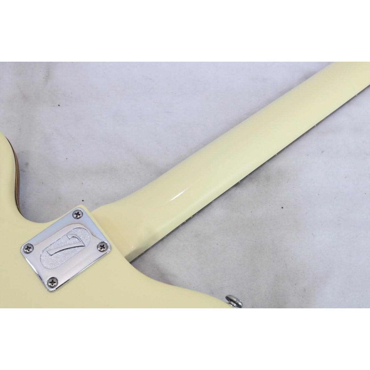 Ｉｔａｌｉａ　ｇｕｉｔａｒｓ　　ＭＯＮＺＡ
