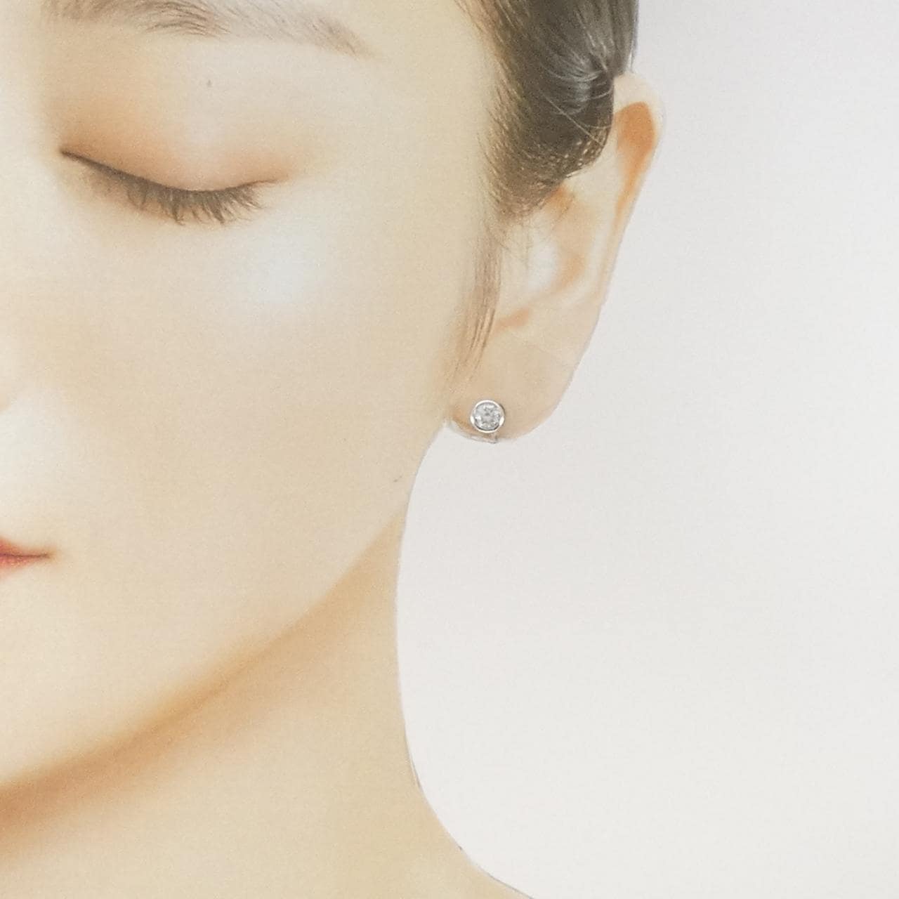 PT900 ダイヤモンド ピアス 0.72CT