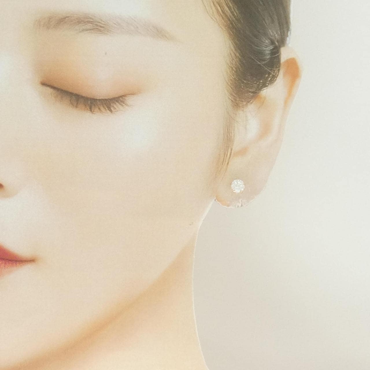 18K Yellow Gold Solitaire Diamond Earrings 0.96CT