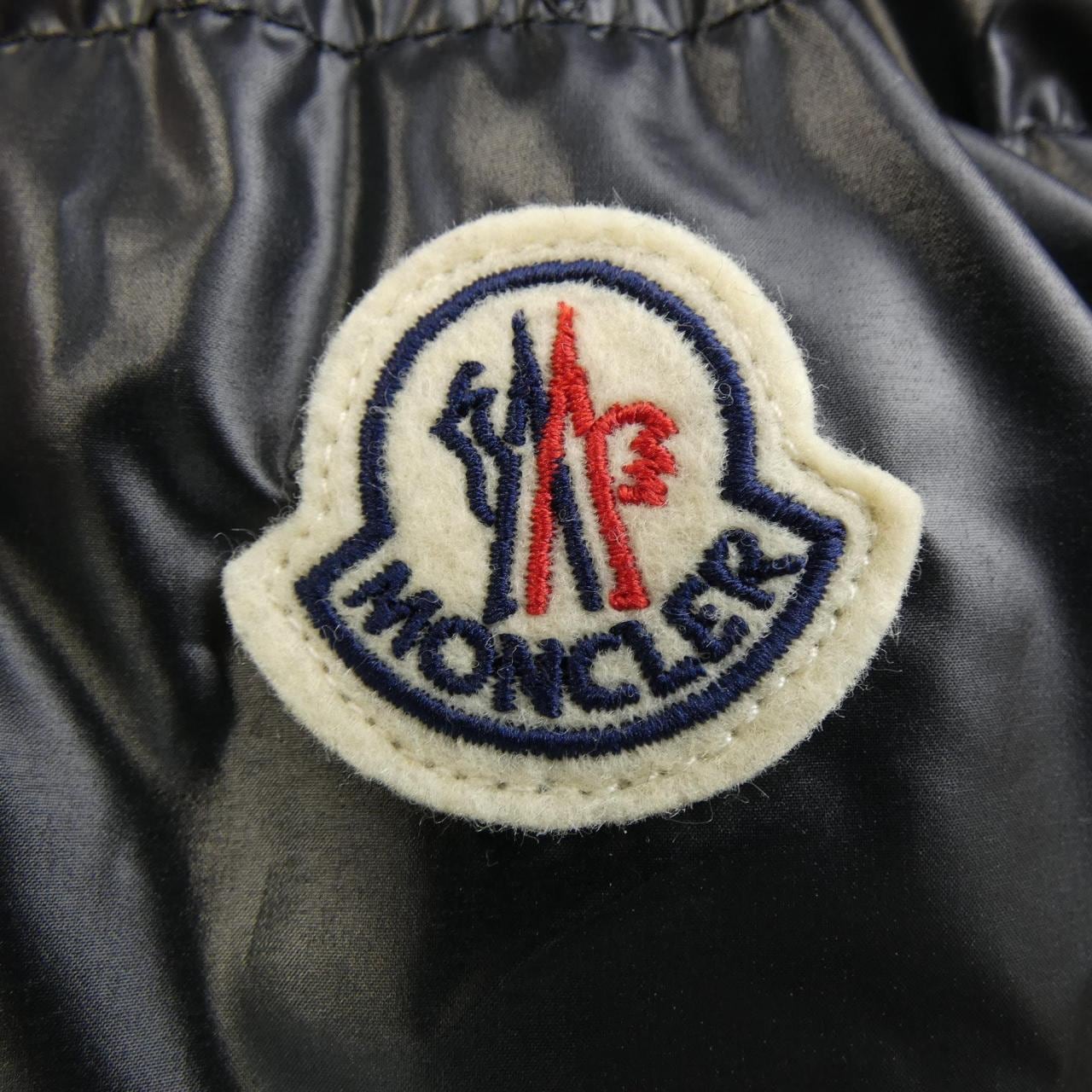 モンクレール MONCLER ダウンジャケット