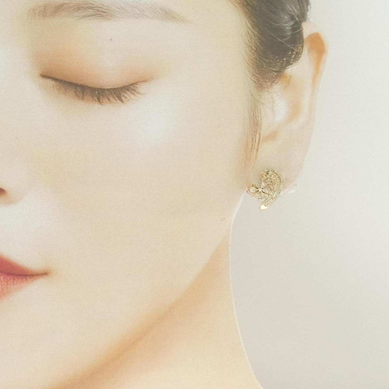 K18YG フラワー ダイヤモンド ピアス 0.70CT