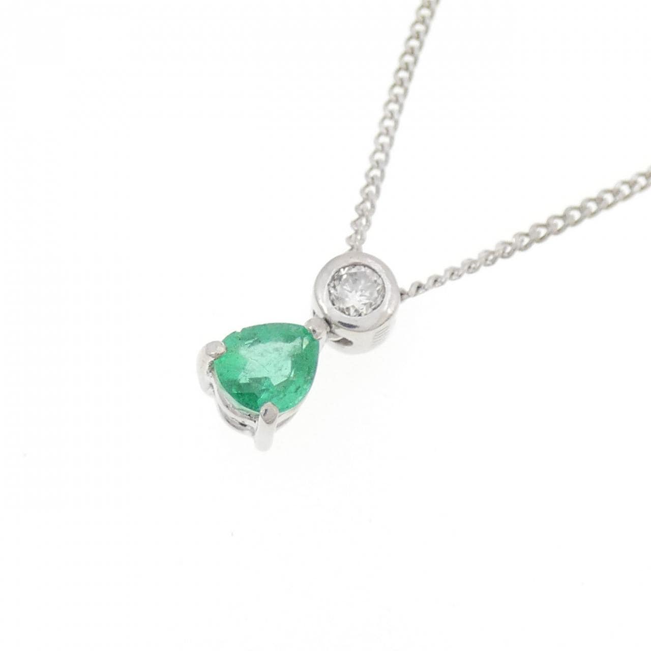 PT900/PT850 エメラルド ネックレス 0.35CT