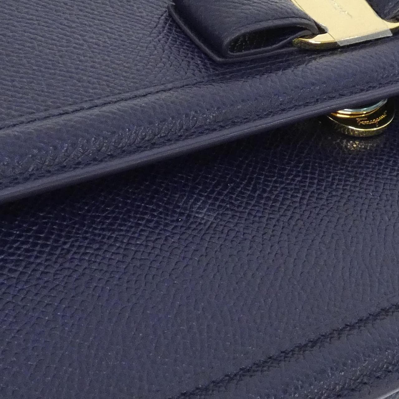 サルヴァトーレフェラガモ GINNY 21 G462 ショルダーバッグ