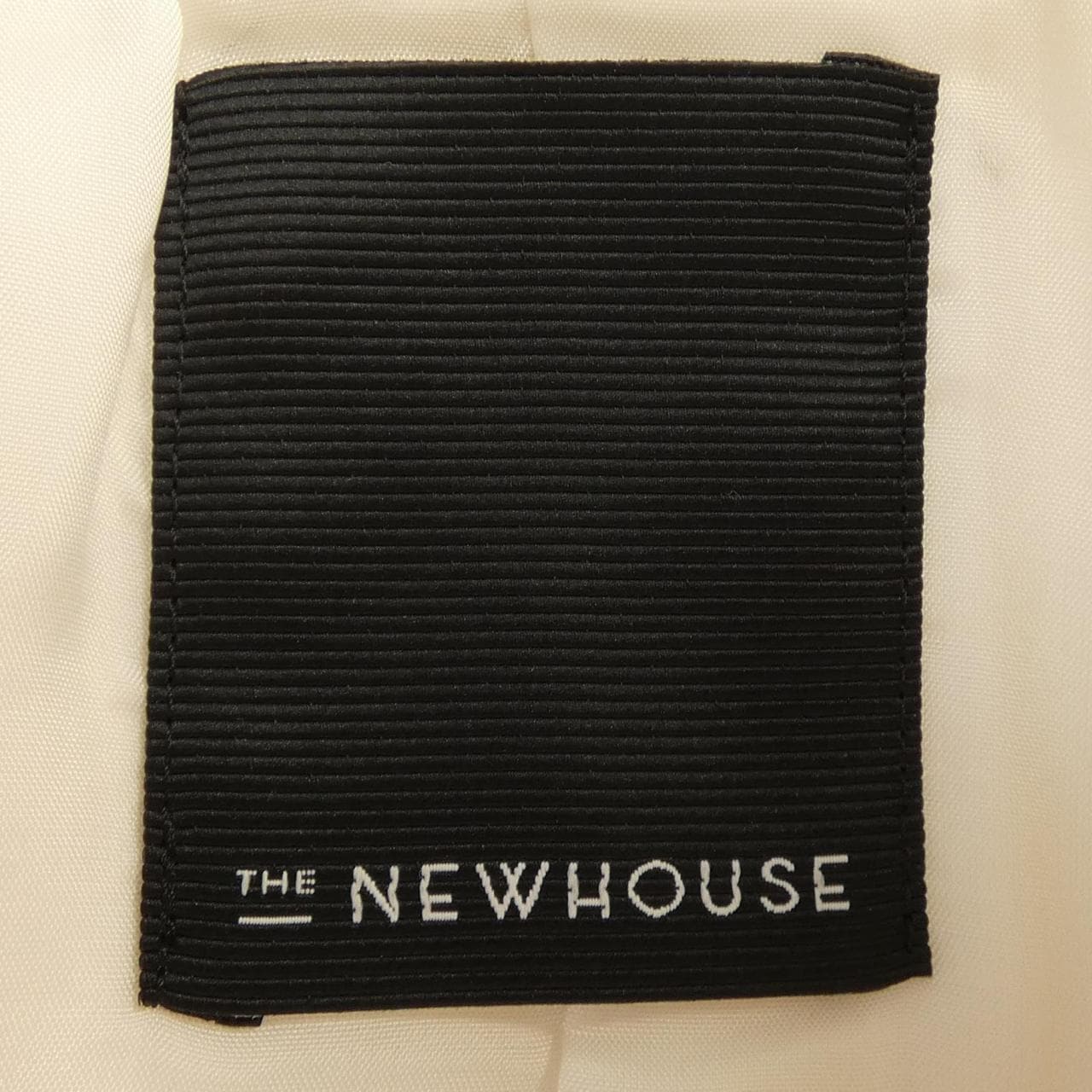 ザニューハウス THE NEWHOUSE ジャケット