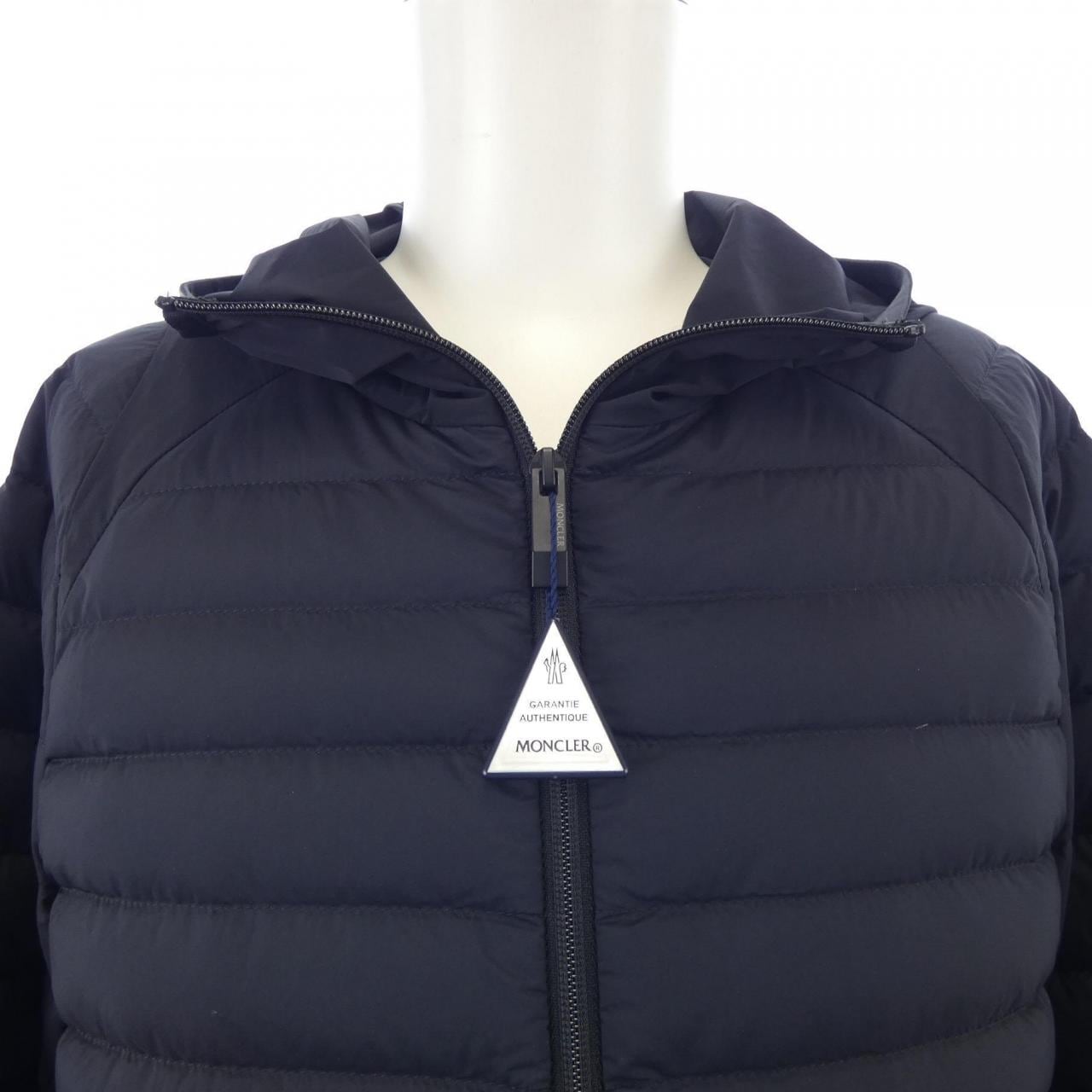 モンクレール MONCLER ダウンジャケット