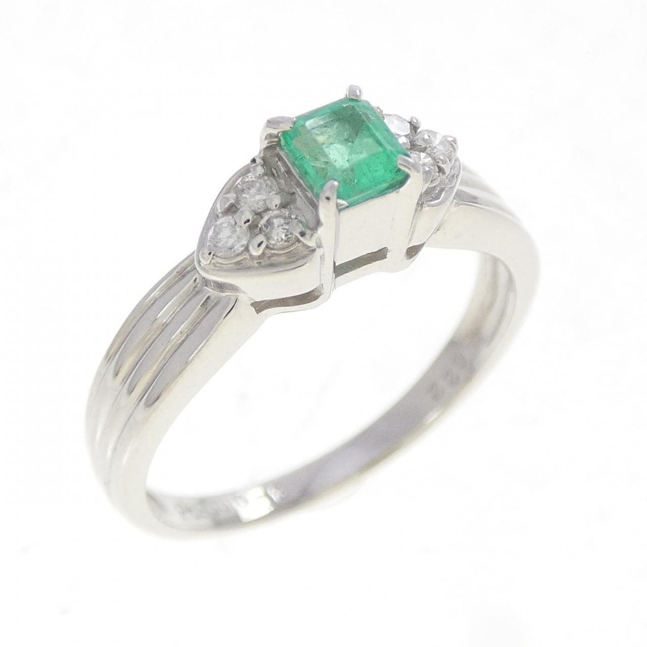PT900 エメラルド リング 0.22CT