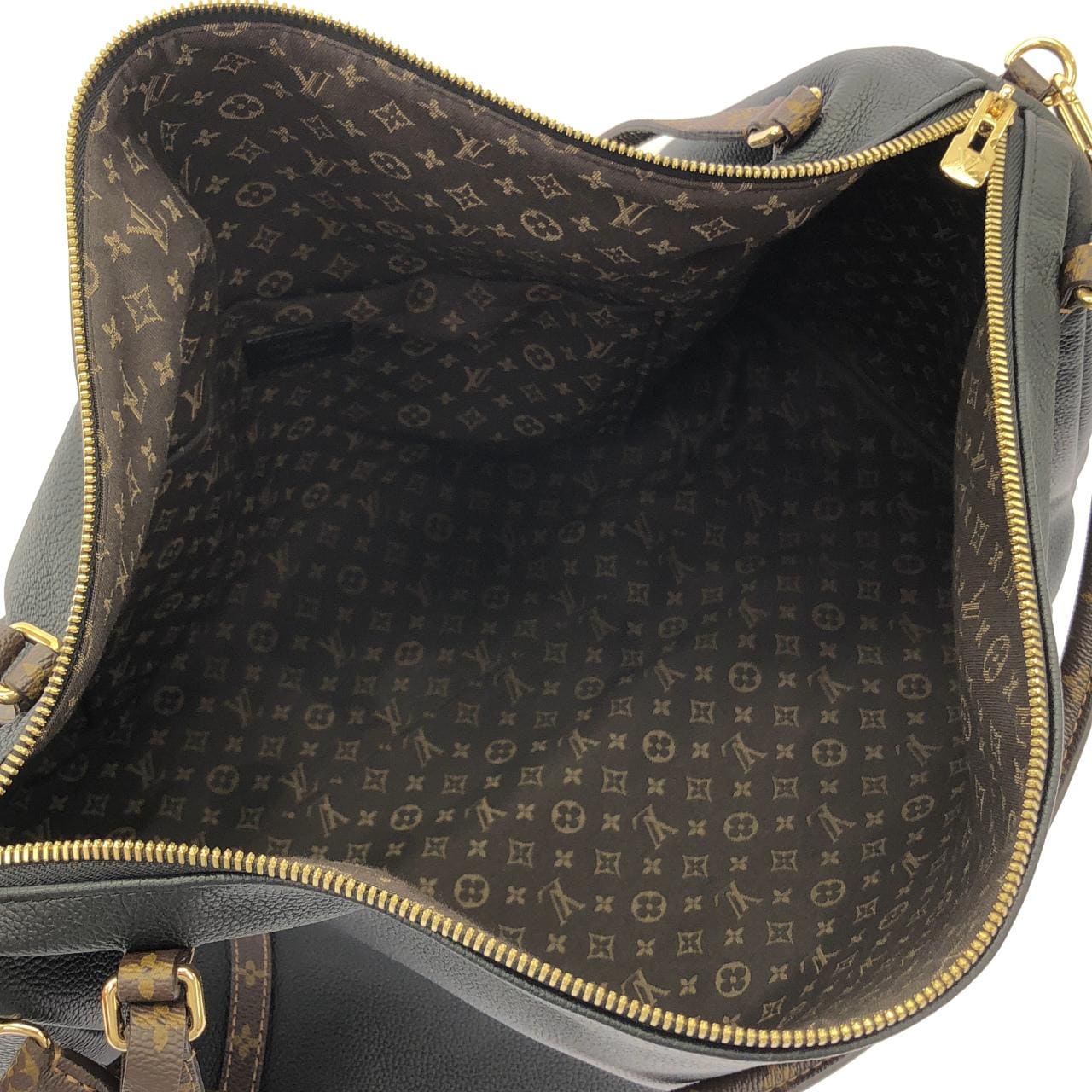 ルイヴィトン SHOULDER BAG GM M26037 ショルダーバッグ