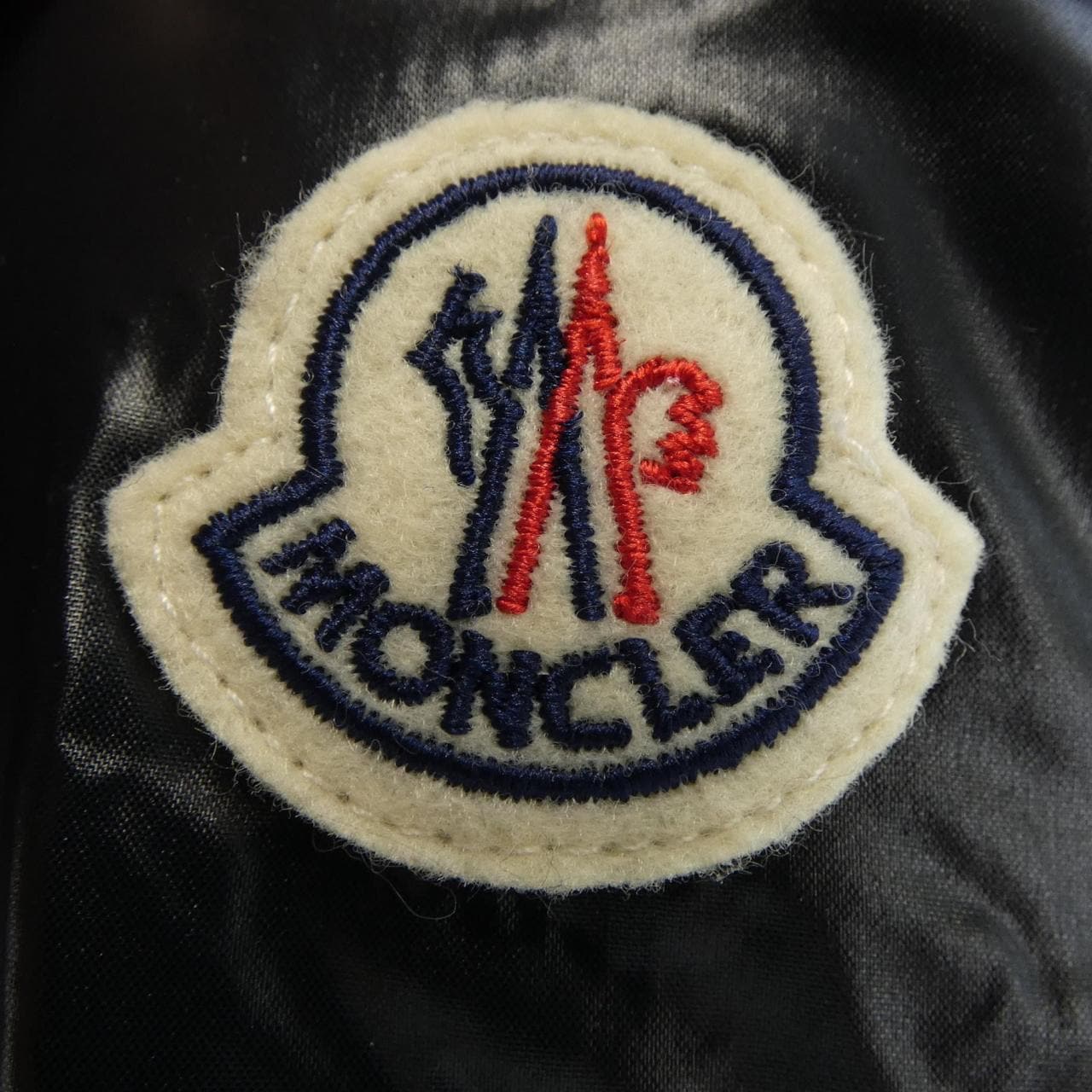 モンクレール MONCLER ダウンジャケット