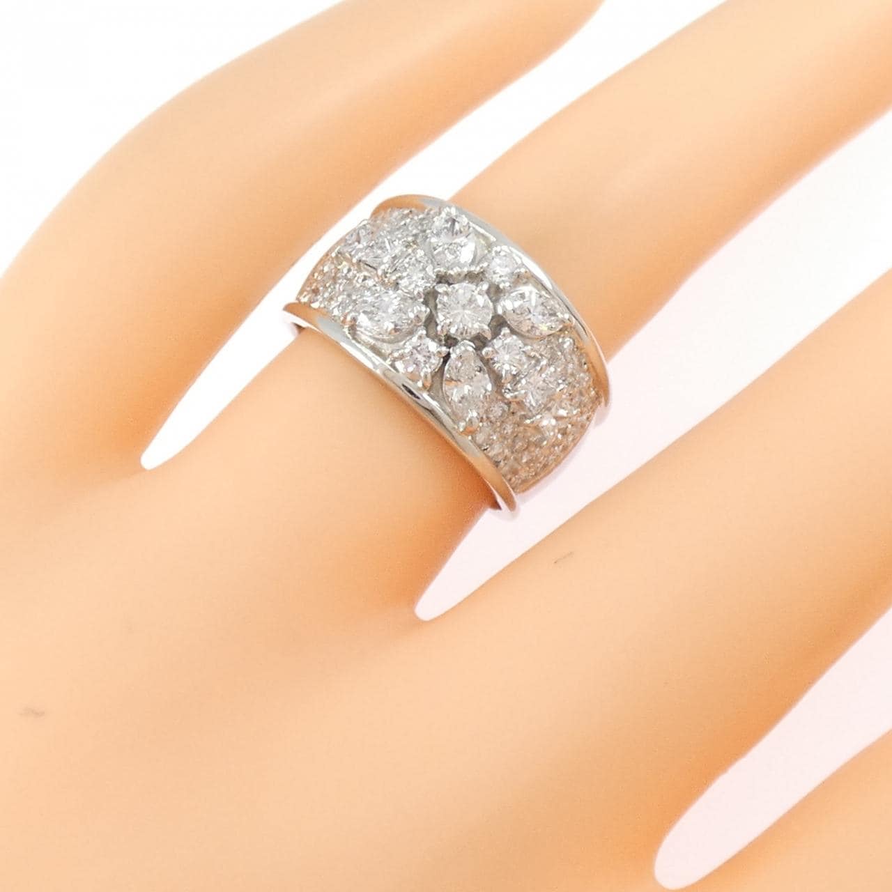 PT900 ダイヤモンド リング 1.37CT