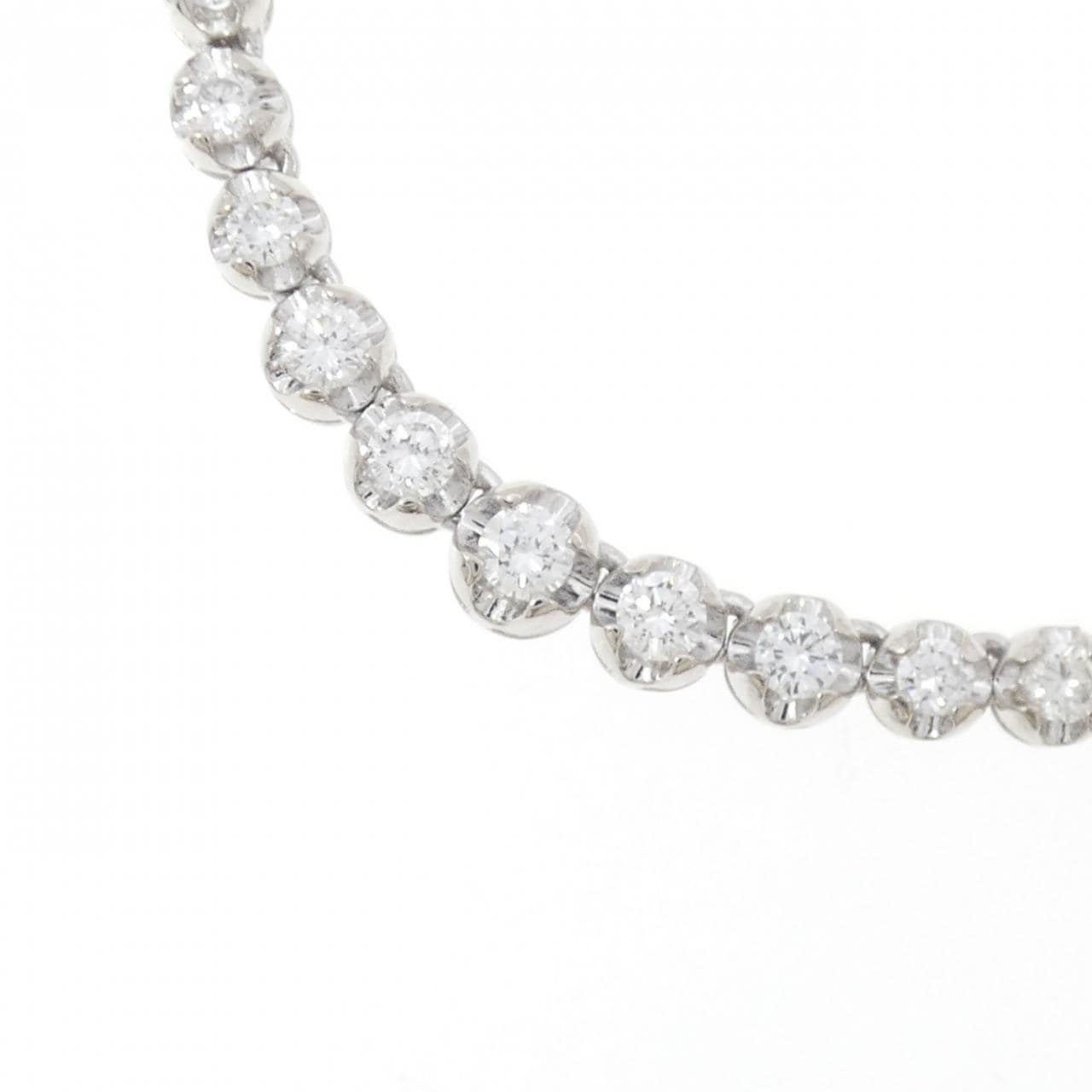 PT850 Diamond Necklace 3.02CT