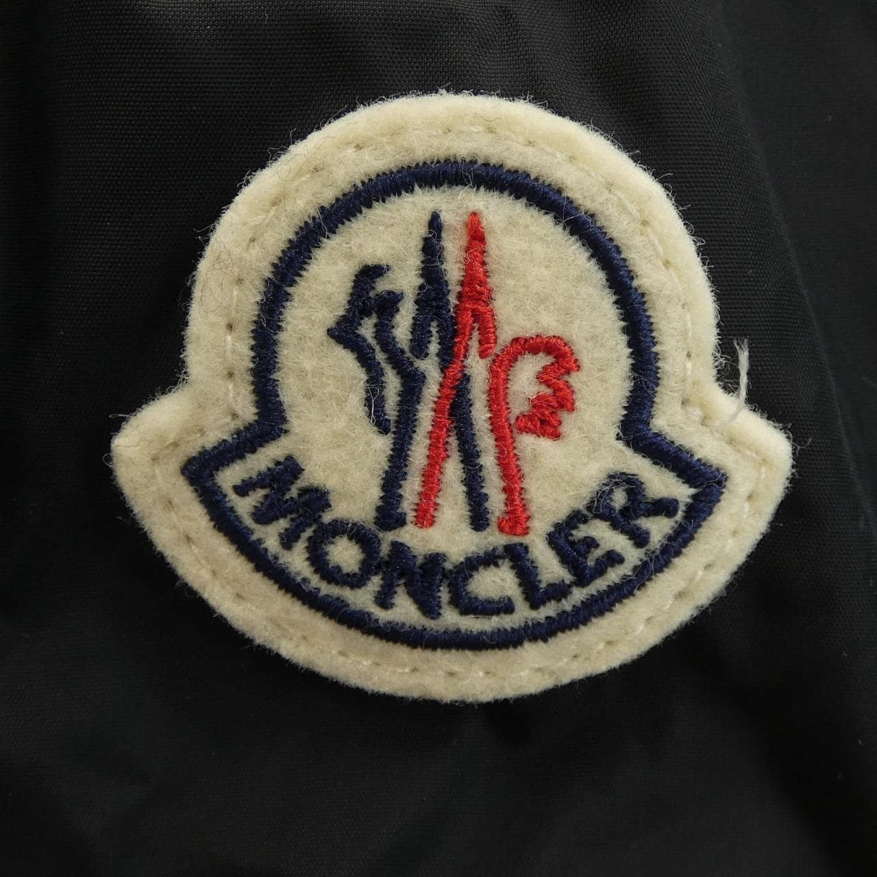 モンクレール MONCLER ダウンジャケット