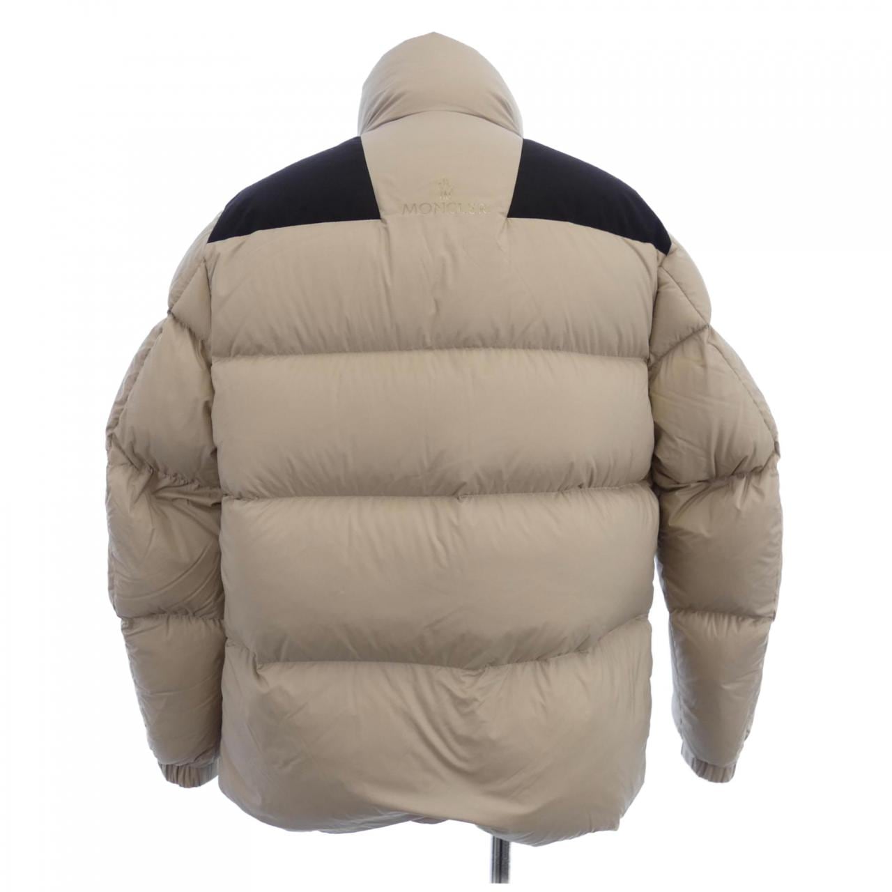 モンクレール MONCLER ダウンジャケット