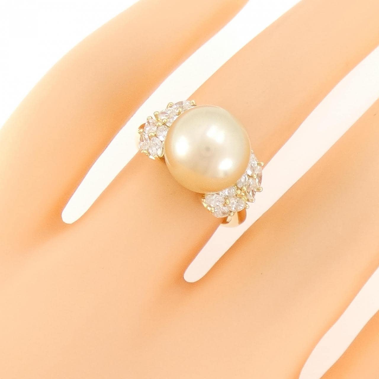 750YG White Butterfly Pearl Ring 10.6mm