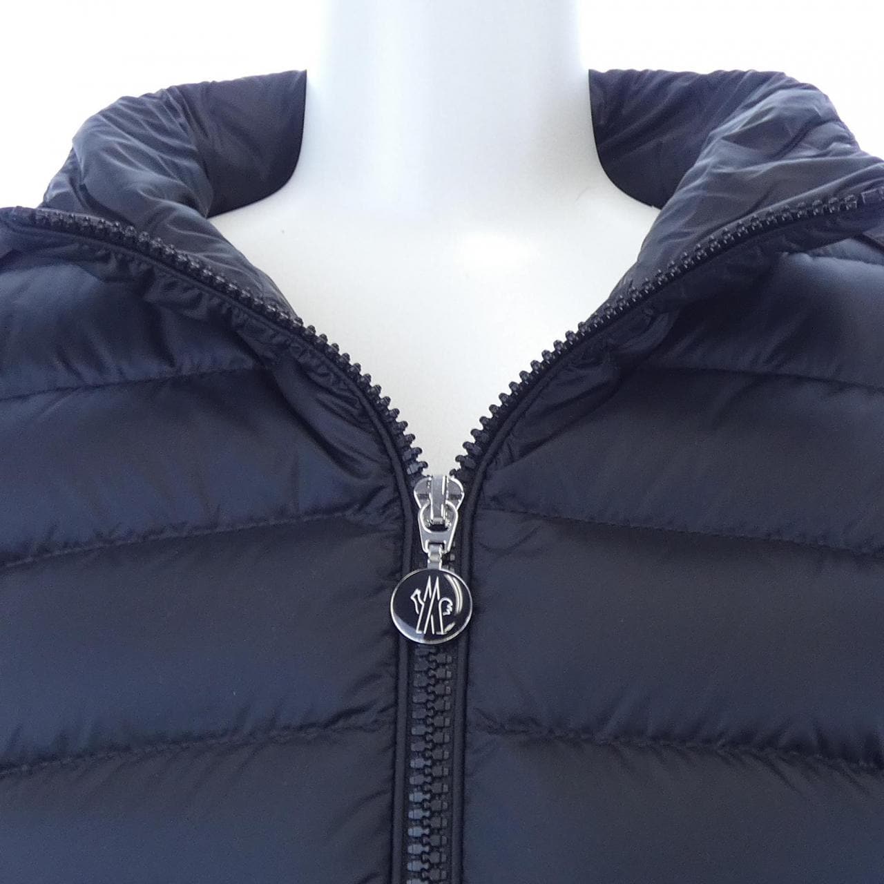 【新品】モンクレール MONCLER K20939B00019 ダウンジャケット