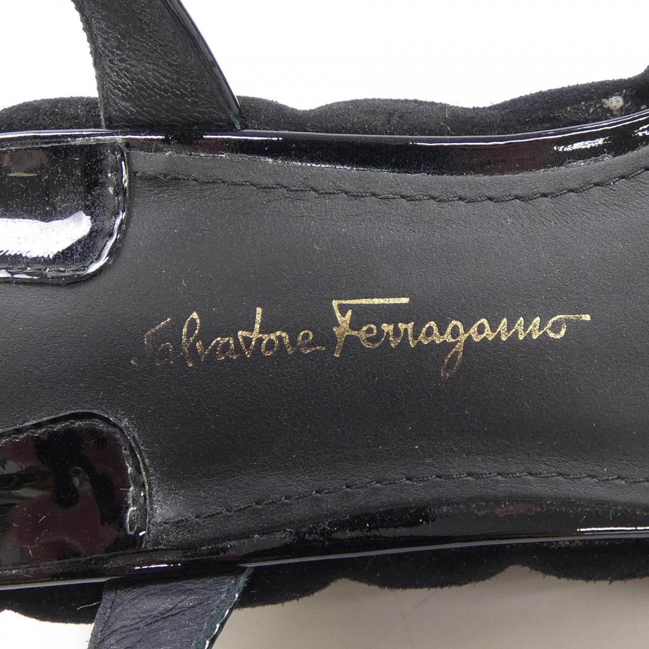 サルヴァトーレフェラガモ SALVATORE FERRAGAMO サンダル