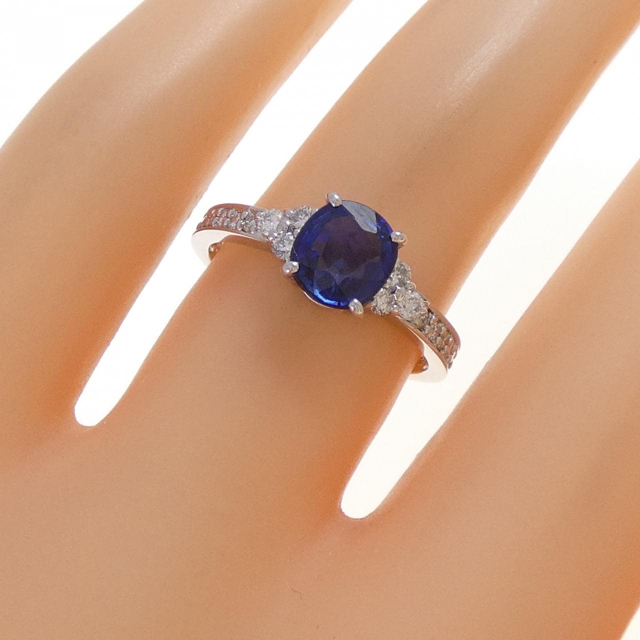 PT900 サファイヤ リング 1.22CT
