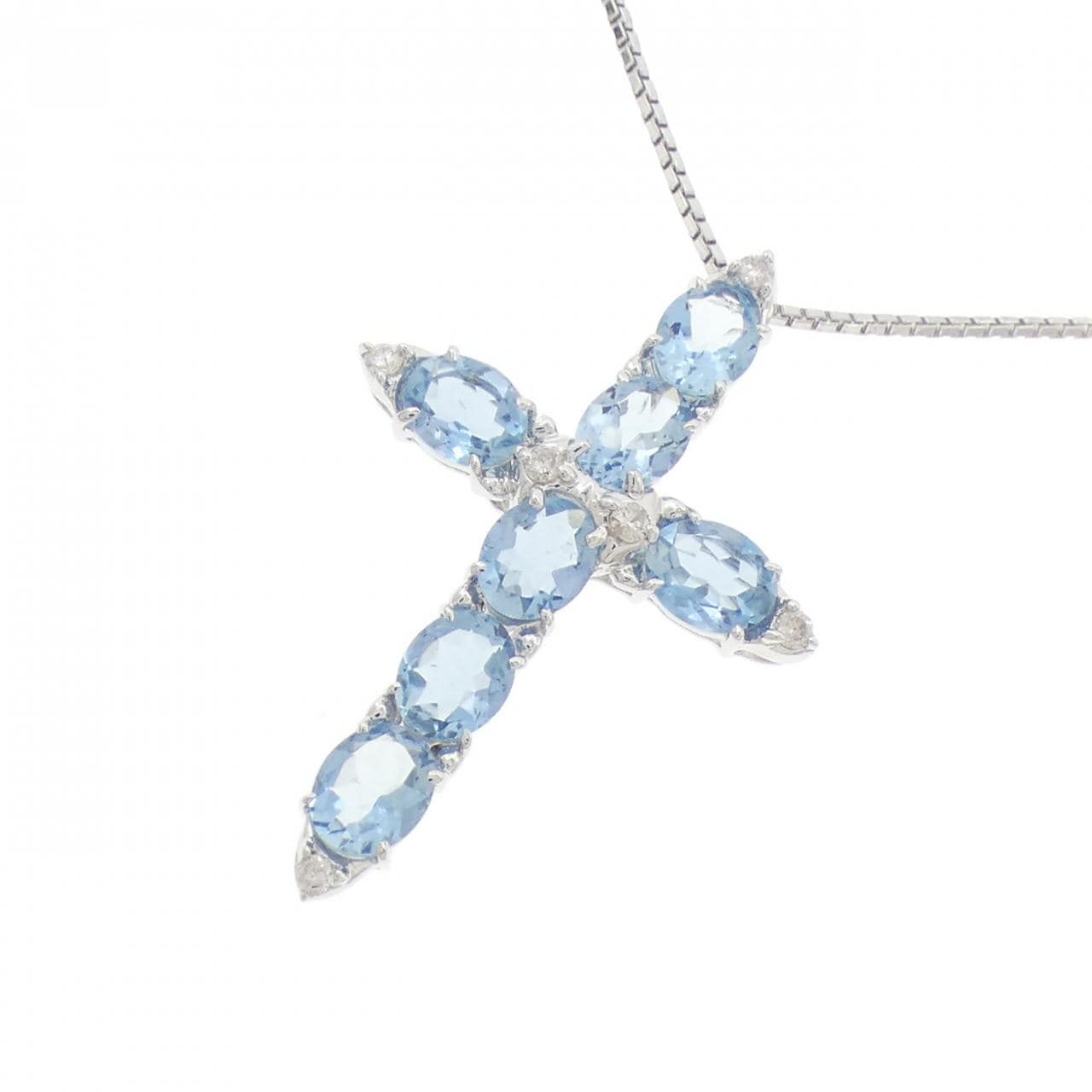 K18WG 十字海海蓝宝项链 2.27克拉