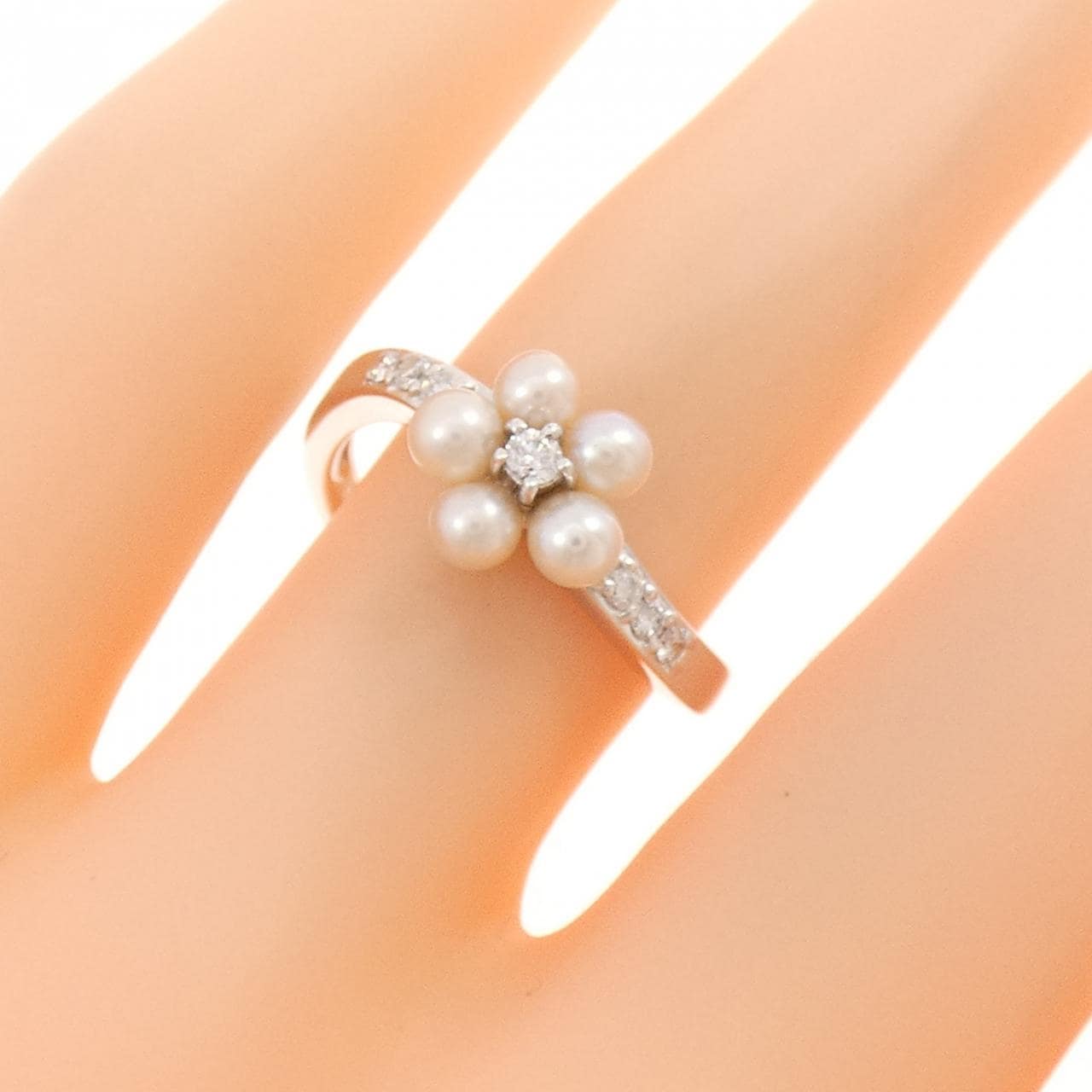 K18WG フラワー 淡水パール リング