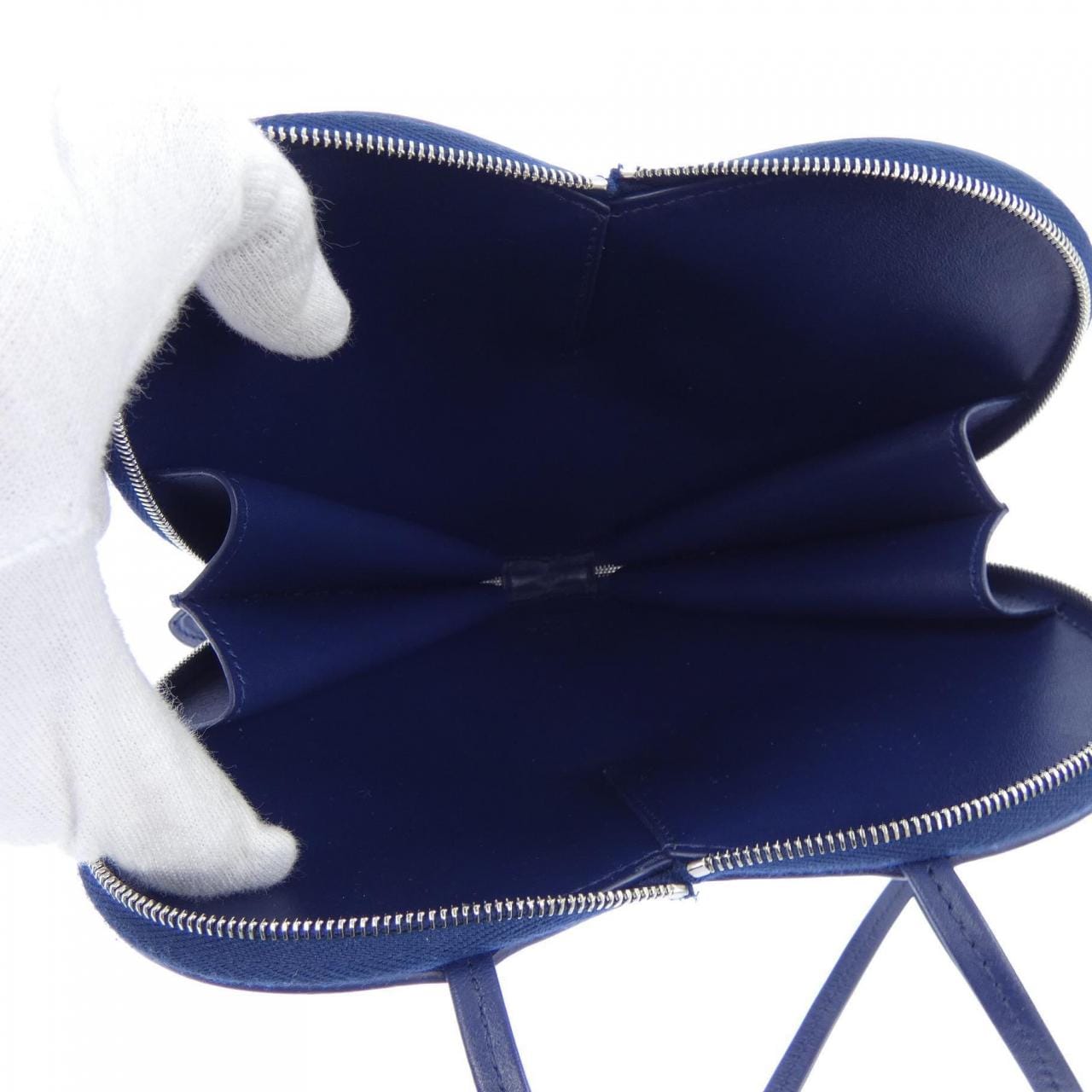 アライア ALAIA LE COEUR BAG