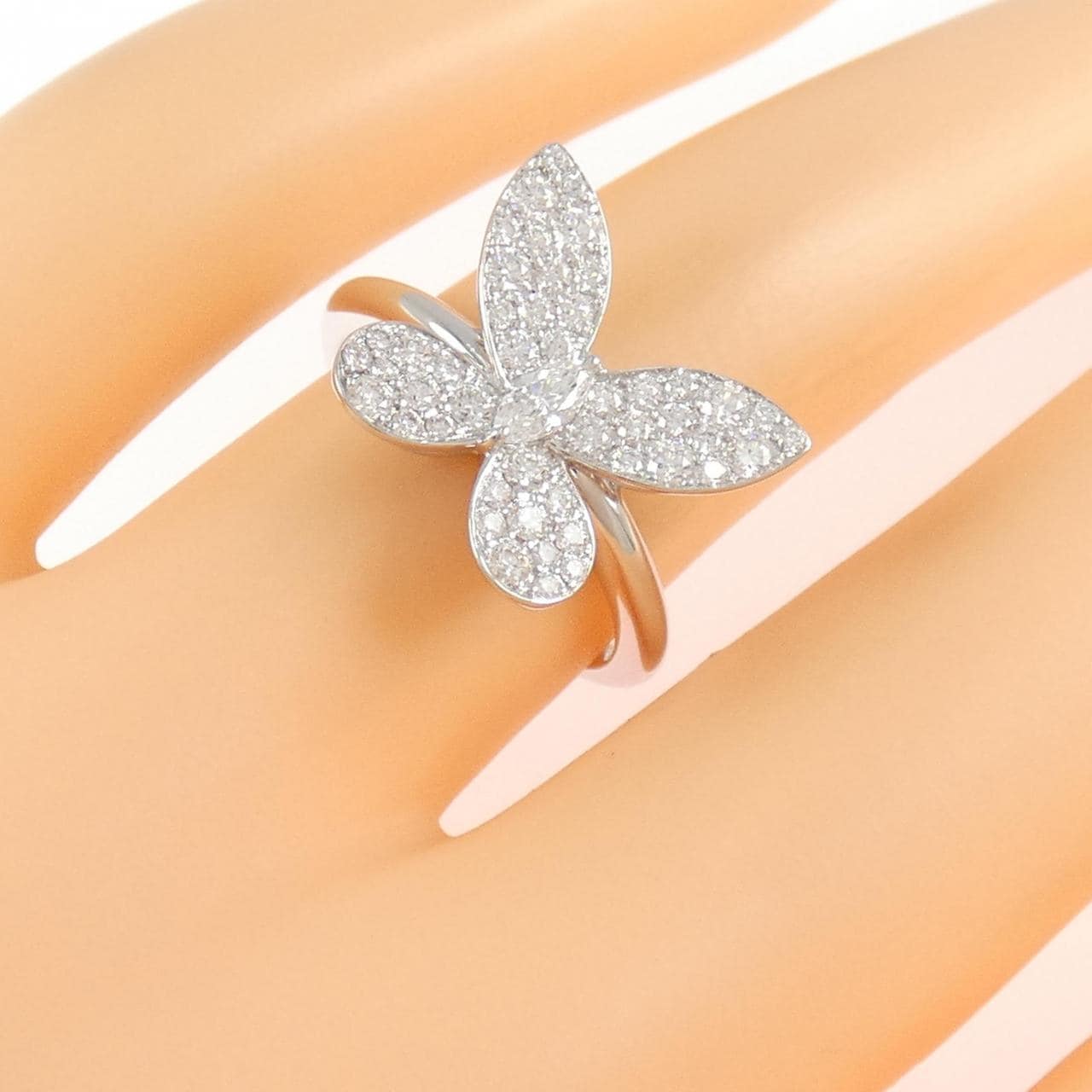 グラフ パヴェ バタフライ シルエット リング