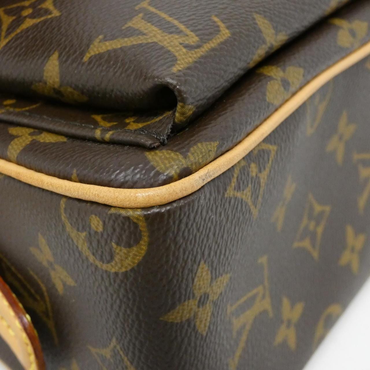 ルイヴィトン モノグラム ヴィバ シテ MM M51164 ショルダーバッグ