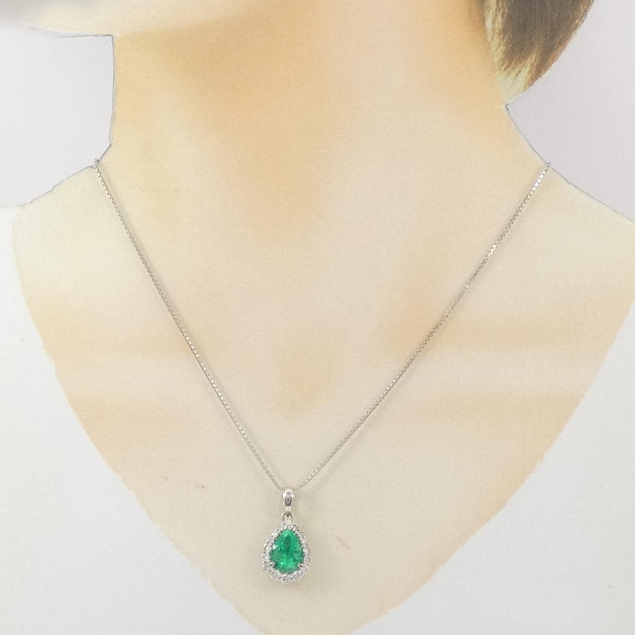 PT900/PT850 エメラルド ネックレス 2.65CT