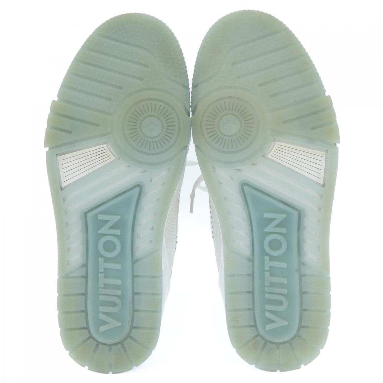 ルイヴィトン LOUIS VUITTON LVトレイナー　スタッズ スニーカー