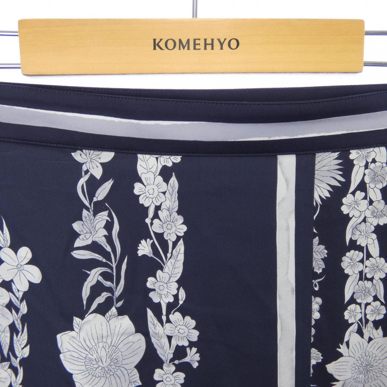 エルメス HERMES BRIDES DE GALA EN FLEURS ESQUISSE 5E0337D1 スカート