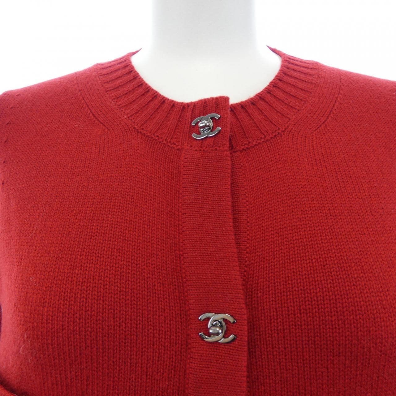 シャネル CHANEL ターンロック P39175K02744 カーディガン