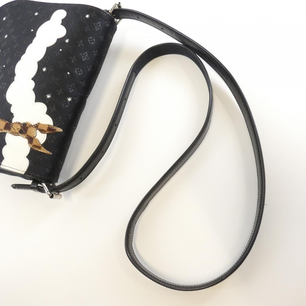 LOUIS VUITTON Comte de Fe Musette M92273 单肩包