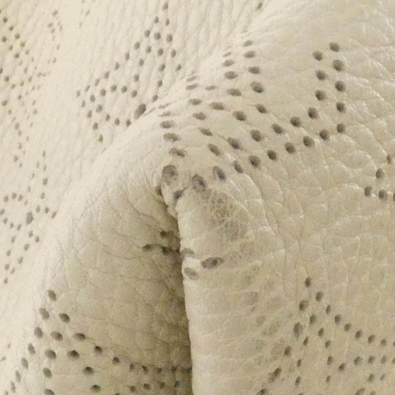 ルイヴィトン マヒナ シールス MM M93078 バッグ