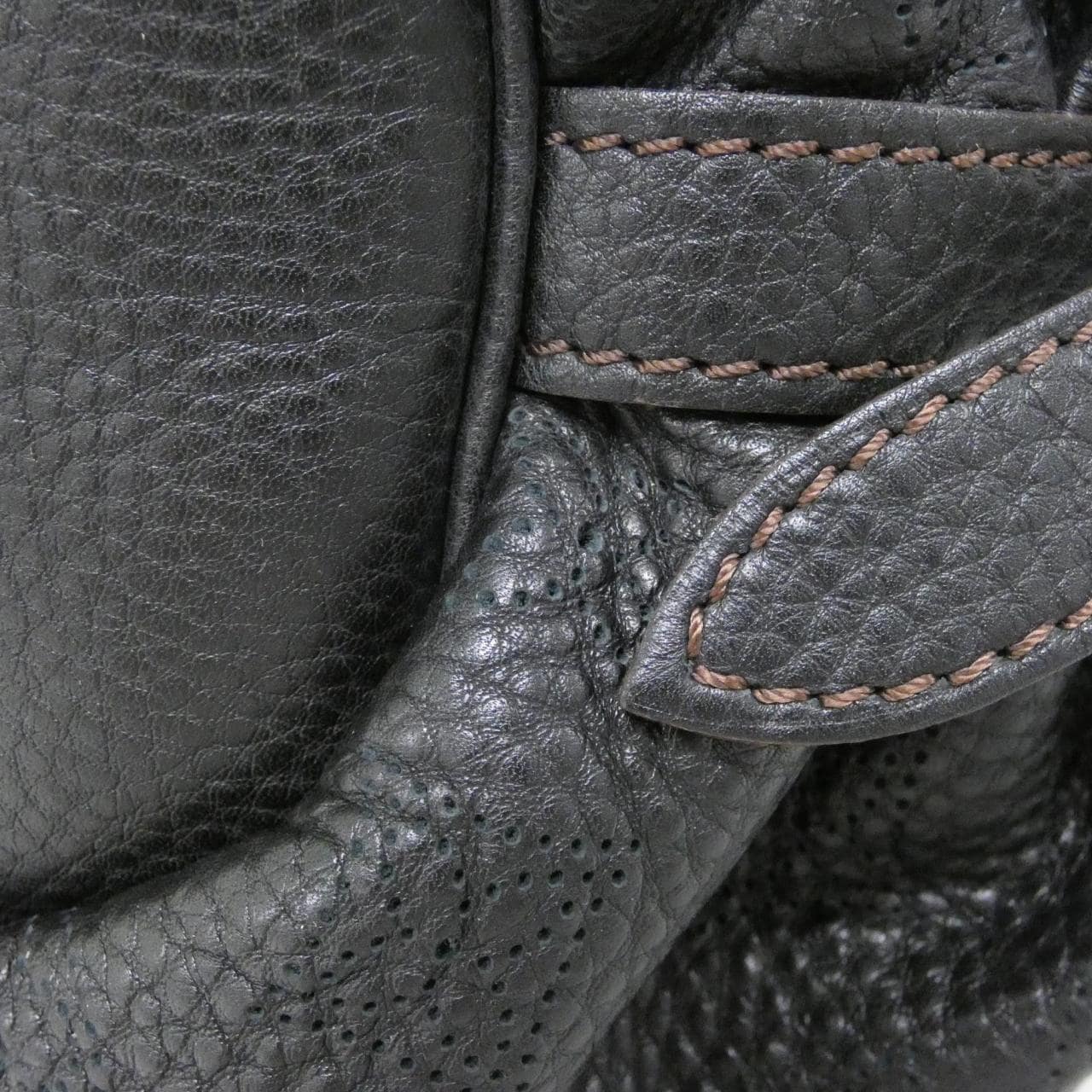 ルイヴィトン マヒナ XS M95660 ショルダーバッグ