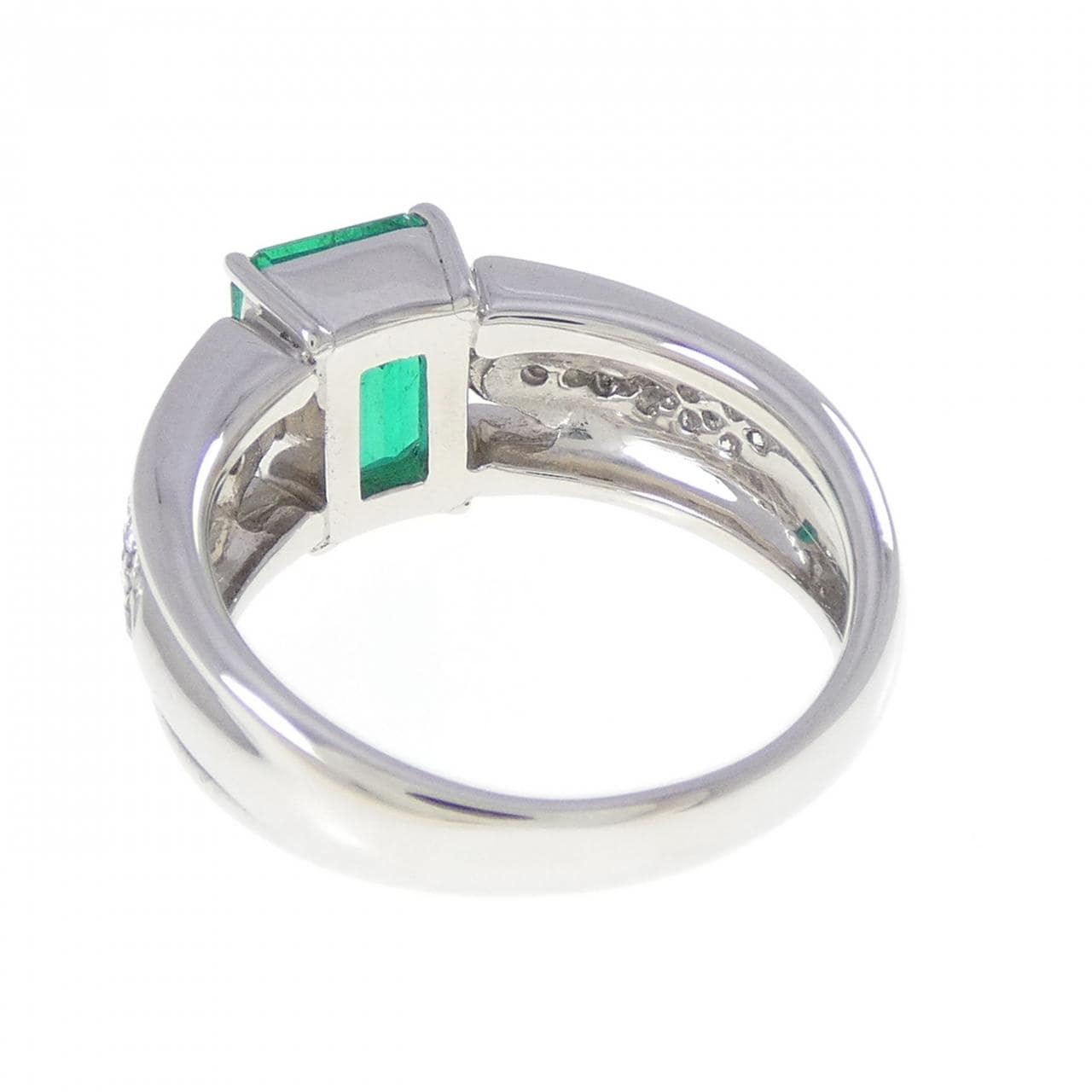 PT900 エメラルド リング 1.65CT