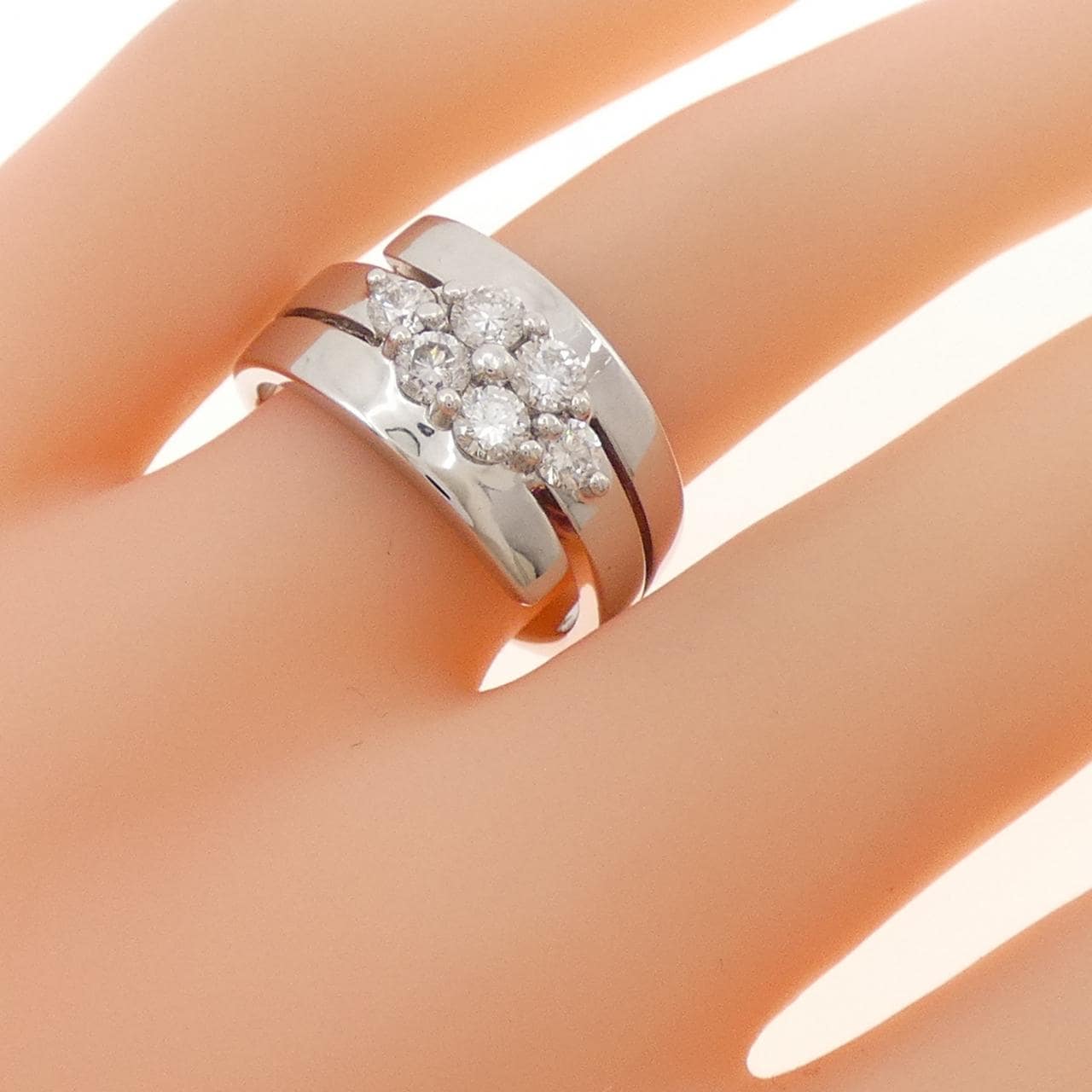 750WG ダイヤモンド リング 0.70CT