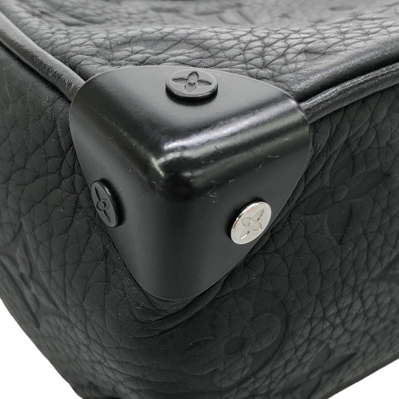 ルイヴィトン トリヨン モノグラム ミニ ソフトトランク M55702 ショルダーバッグ