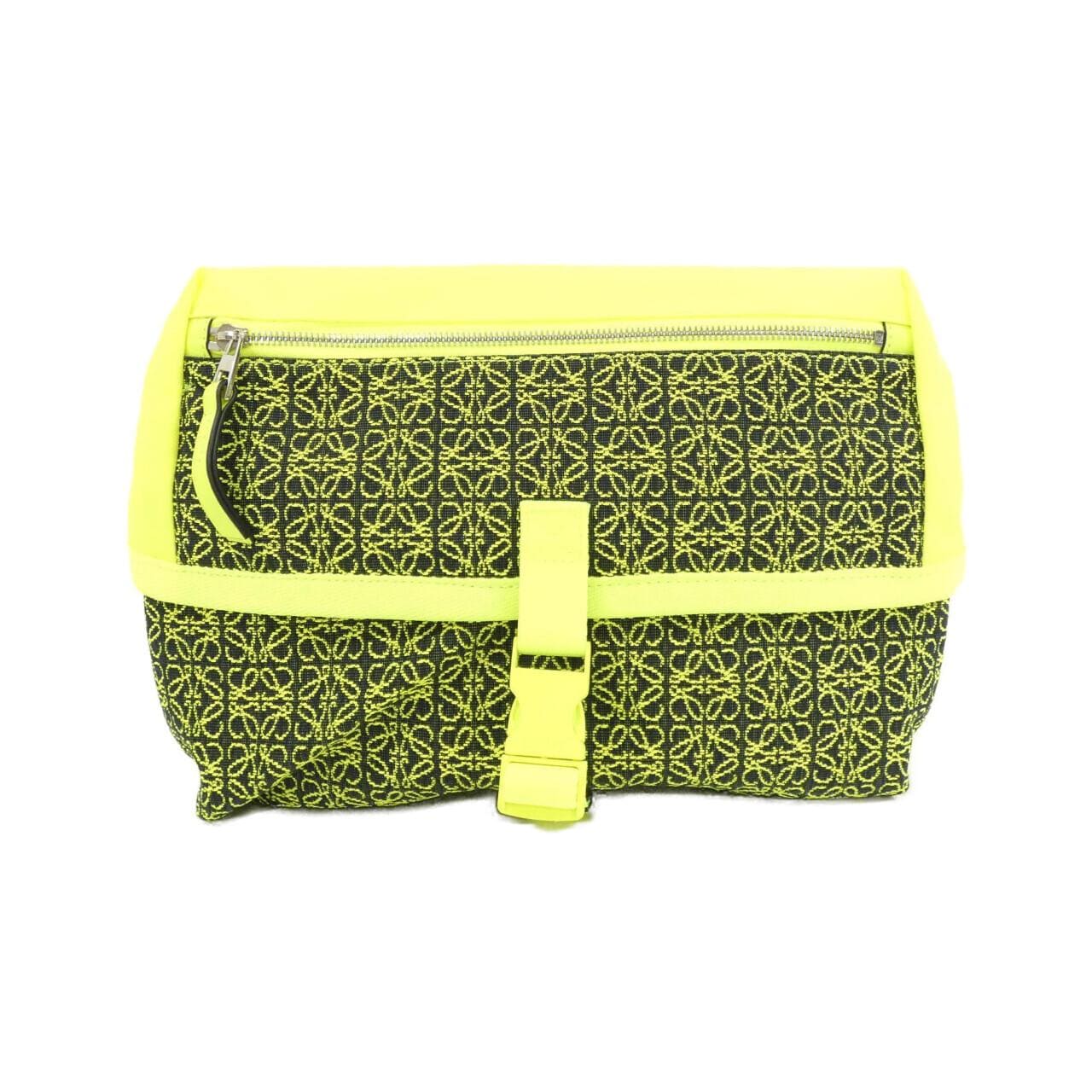 【新品】ロエベ ポストマン スリング アナグラム B741Z67X02 ショルダーバッグ