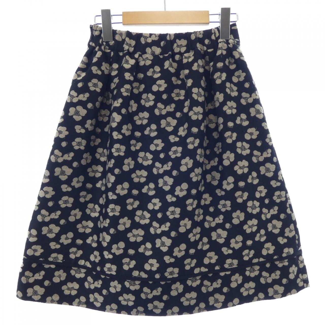トゥービーシック TO BE CHIC スカート