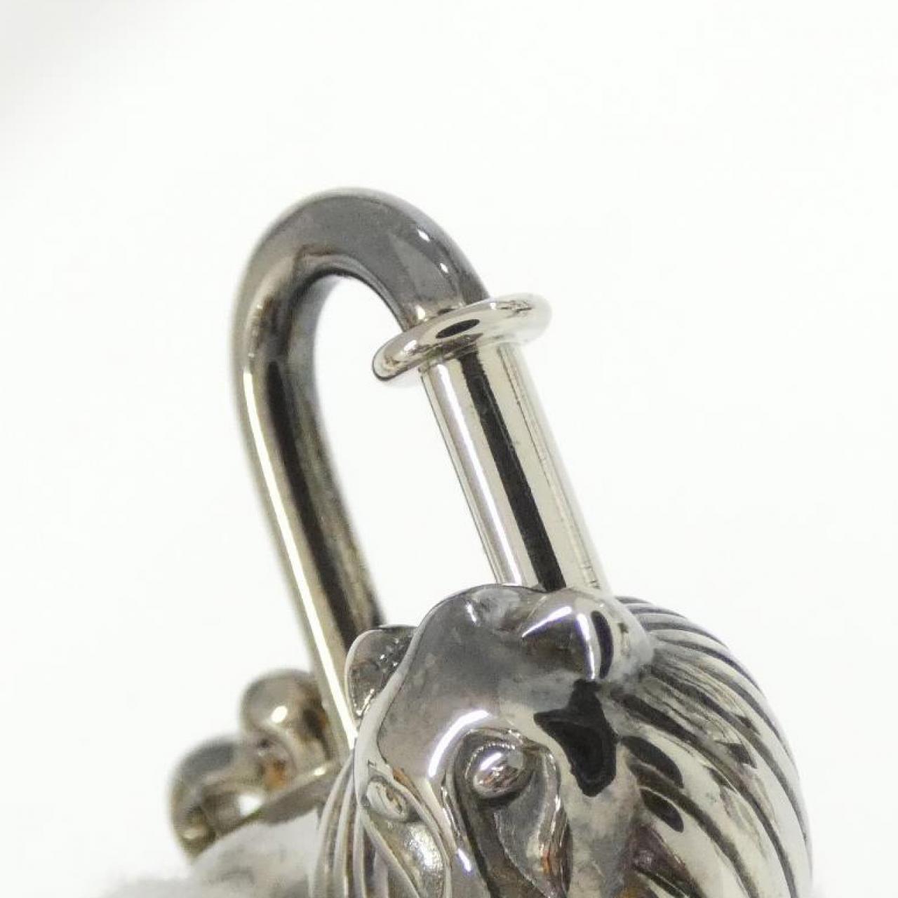 エルメス LION カデナ 041000CK キーホルダー