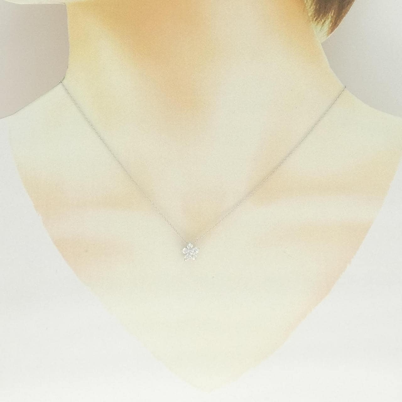 K18WG フラワー ダイヤモンド ネックレス 0.30CT