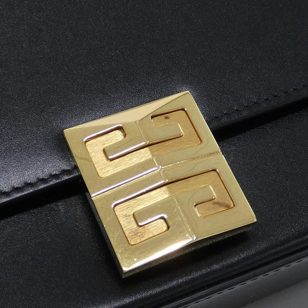 ジバンシー 4G ミディアム BB50HCB15T ショルダーバッグ