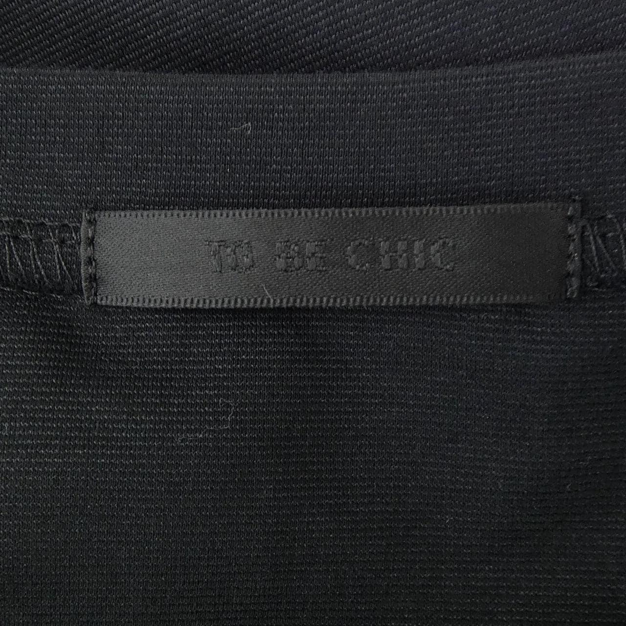 トゥービーシック TO BE CHIC Tシャツ