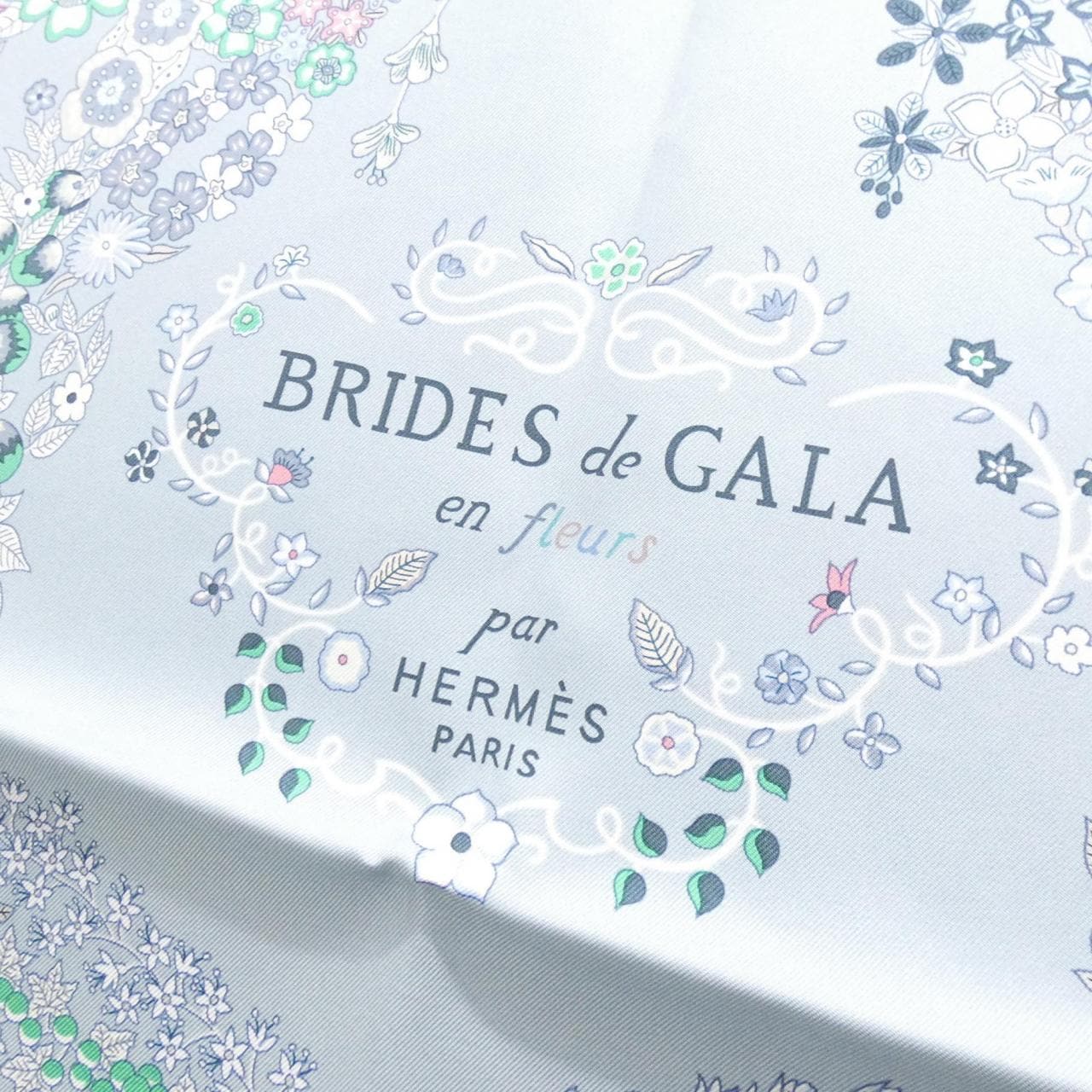 エルメス BRIDES DE GALA EN FLEURS カレ 004192S スカーフ