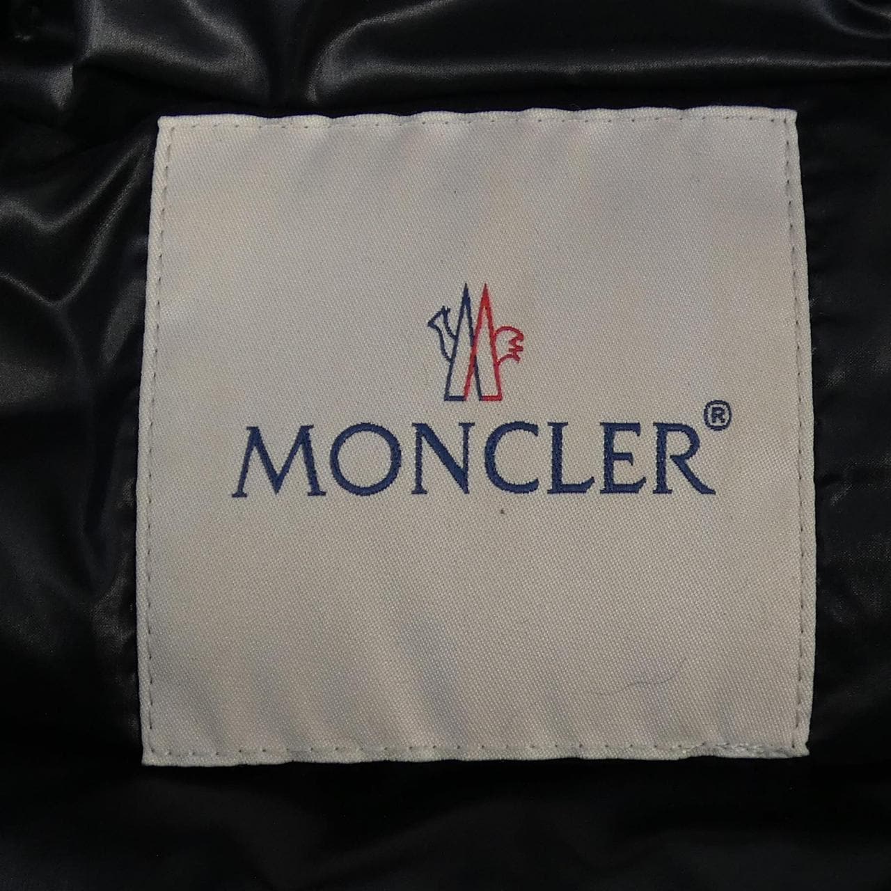 モンクレール MONCLER SERINDE ダウンジャケット