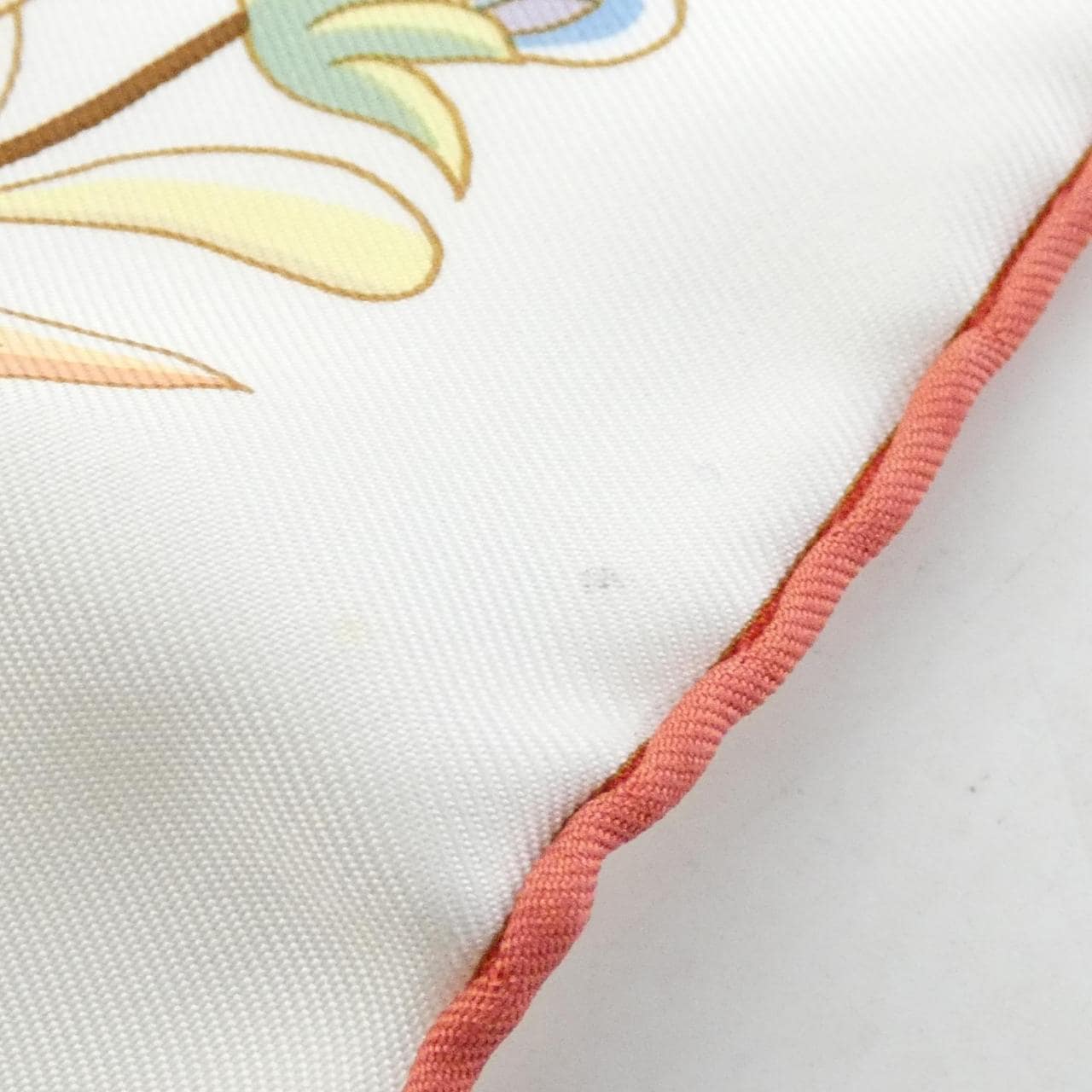 エルメス FLEURS ET PAPILLONS DE TISSUS カレ スカーフ