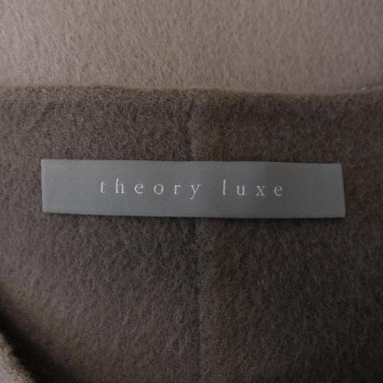 塞奥莉露Theory luxe大衣