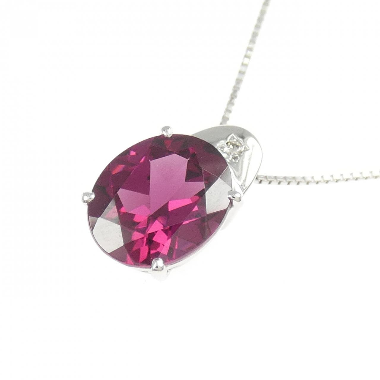 K18WG ガーネット ネックレス 4.08CT