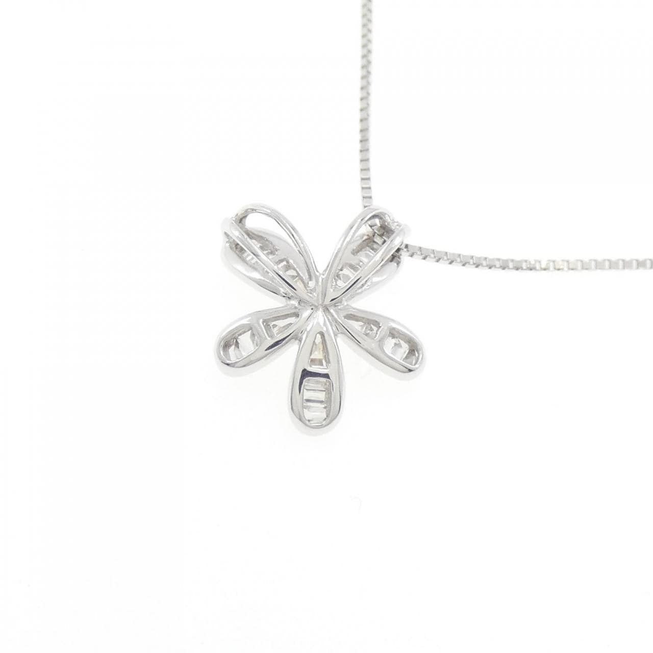 K18WG flower Diamond necklace 0.20CT